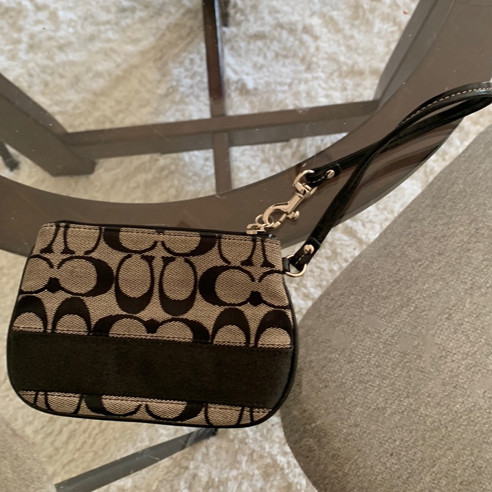 Coach wristlet wallet